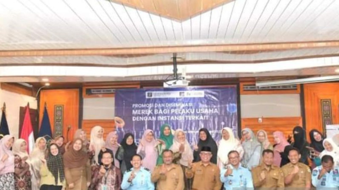 Para pelaku UMKM mengikuti kegiatan promosi dan diseminasi merek produk di Kabupaten Bener Meriah, Selasa (7/3/2023). (ANTARA/HO-Prokopim Bener Meriah)