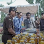 Pemkab Sigi-Kejari Donggala gelar pasar murah tekan lonjakan pangan-1679034648