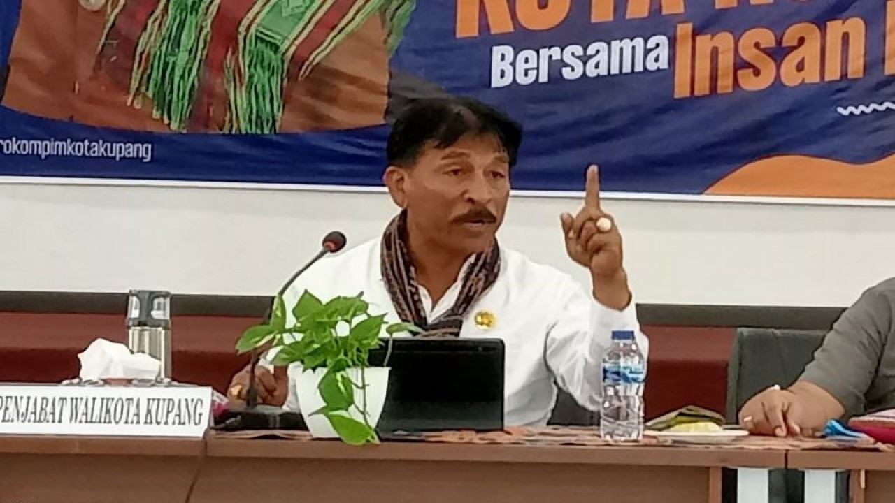 Penjabat Wali Kota Kupang Provinsi Nusa Tenggara Timur George Melkianus Hadjoh (ANTARA/Benny Jahang)