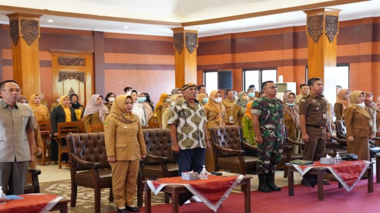 Wali Kota Mojokerto Ika Puspitasari menghadiri rapat koordinasi penanganan stunting di Kota Mojokerto, Senin (27/3/2023) . FOTO ANTARA/HO Pemkot Mojokerto