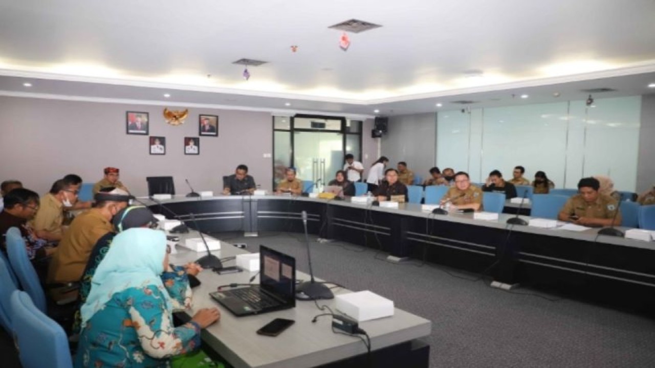 Suasana rapat tentang Laporan Akhir Uji Tuntas Pelaporan PI 10 Persen dan Pembukaan Dataroom Wilayah Kerja Tarakan oleh PT Geosain Delta Andalan di Tanjung Selor, Bulungan, Senin (6/3/2023). (ANTARA/HO-DKISP Kaltara)