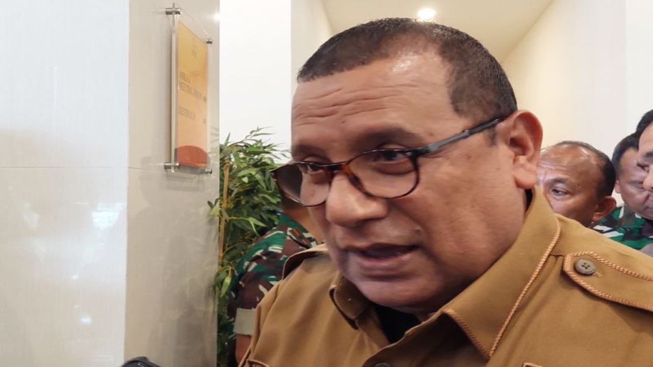 Penjabat Gubernur Papua Barat Daya Muhammad Musa'ad. (ANTARA/Yuvensius Lasa Banafanu)