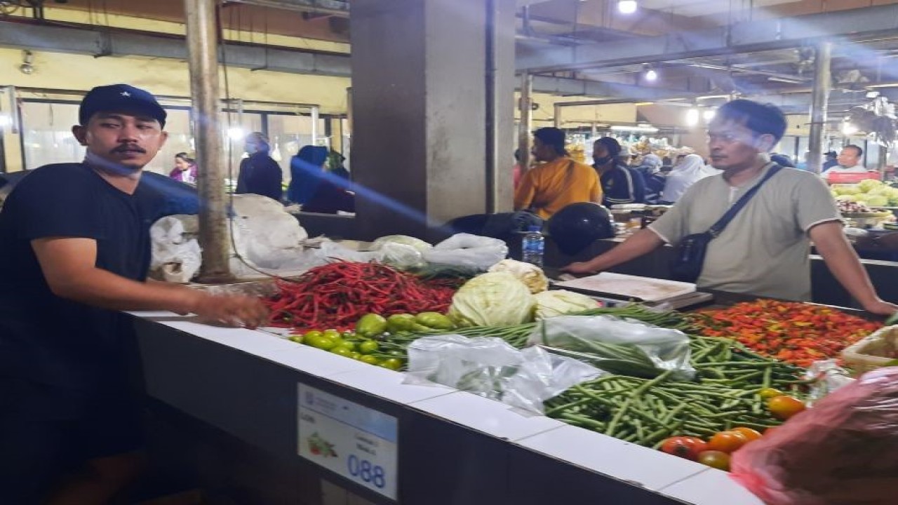 Perdagangan satur mayur di Pasar Cisalak Depok Jawa Barat. (ANTARA/Foto: istimewa)