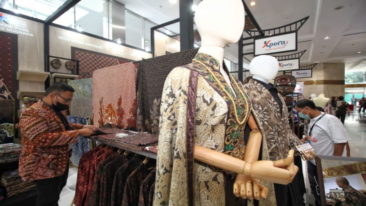 Gerai usaha mikro kecil menengah (UMKM) milik Widi Nugraha selaku binaan BNI dalam Inacraft 2023, Jakarta, Sabtu (4/3/2023). ANTARA/HO-BNI