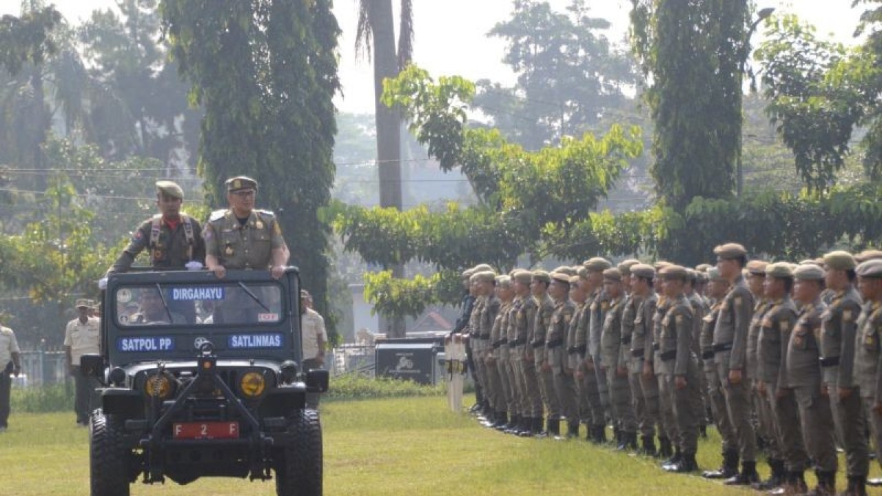 Upacara peringatan HUT ke-73 Satpol PP dan HUT ke-61 Satlinmas di Cibinong, Kabupaten Bogor, Jawa Barat, Kamis (16/3/2023). (ANTARA/HO-Humas Pemkab Bogor)