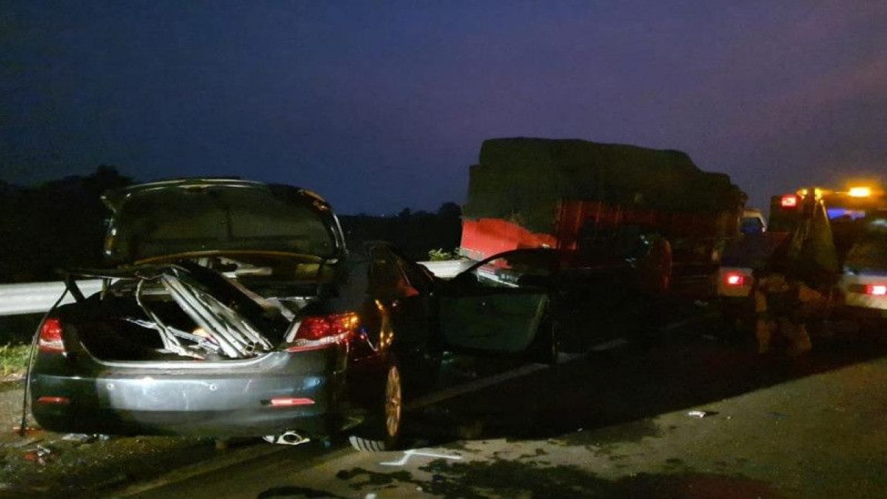 Kondisi mobil yang terlibat kecelakaan di KM 315 Tol Pemalang, Jawa Tengah, Senin (20/3/2023). ANTARA/ HO-Polres Pemalang