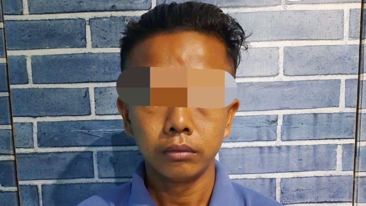 Seorang pria AP (23) pelaku cabul terhadap anak di bawah umur ditahan di Polres Tebing Tinggi. ((ANTARA/HO-Humas Polres Tebing Tinggi))