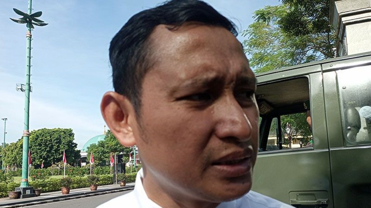 Kasatreskrim Polresta Banyumas Kompol Agus Supriadi Siswanto memberi keterangan pers terkait perkembangan penanganan kasus dugaan pencabulan yang dilakukan pimpinan salah satu panti asuhan terhadap anak asuhnya di Purwokerto, Kabupaten Banyumas, Selasa (7/3/2023). ANTARA/Sumarwoto