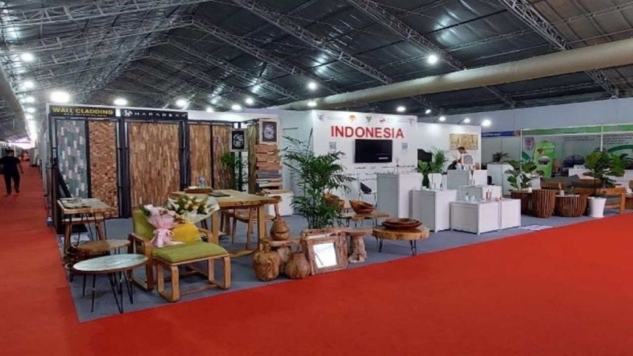 Produk furnitur dan dekorasi rumah yang dipamerkan dalam Vietnam International Furniture and Home Accessories Fair (VIFA-Expo) di Saigon Exhibition and Convention Center (SECC), Ho Chi Minh City, Vietnam pada 8–11 Maret 2023. ANTARA/HO-Kementerian Perdagangan