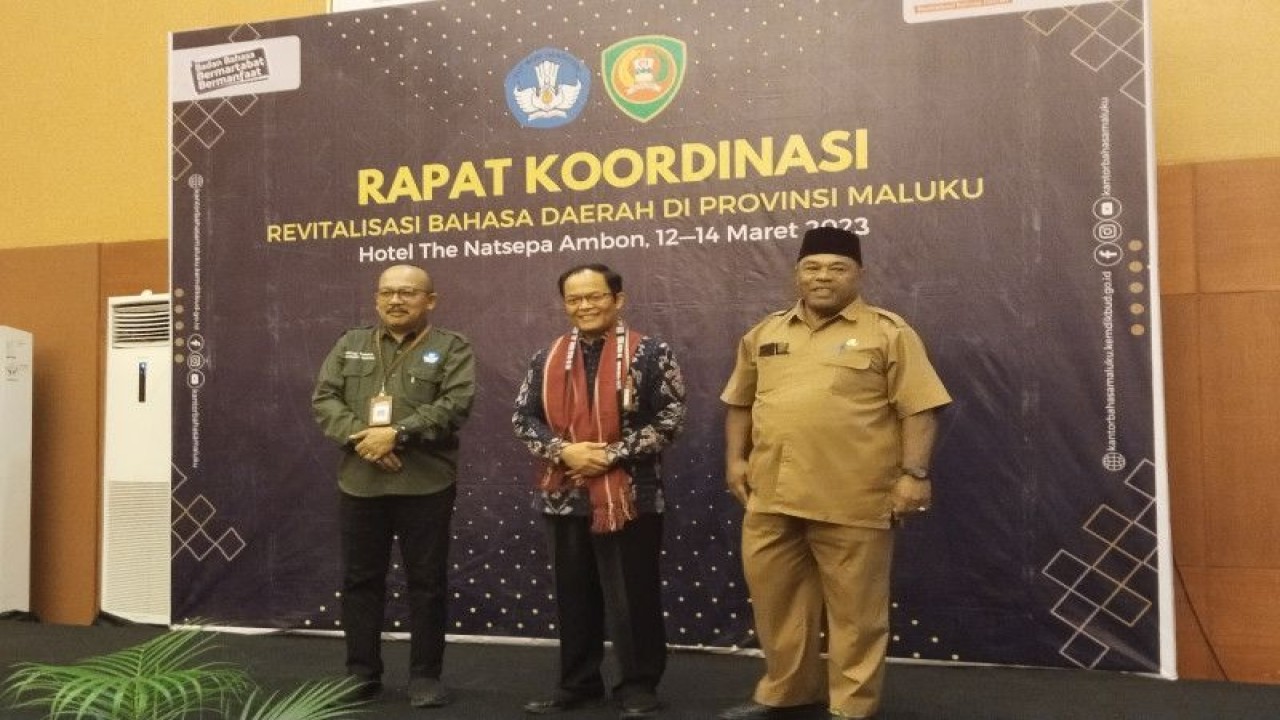 Kantor Bahasa Maluku melaksanakan rapat koordinasi revitalisasi bahasa daerah di Provinsi Maluku di Kota Ambon, Senin (13/3/2023). (ANTARA/Penina F Mayaut)