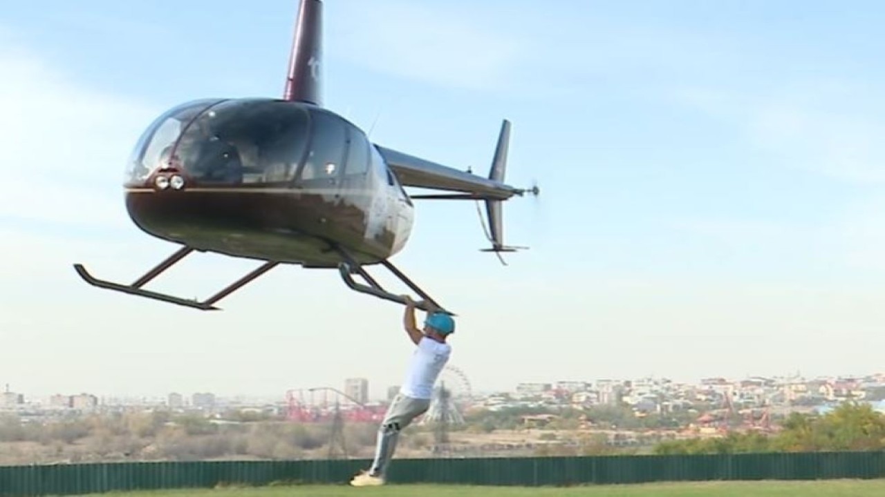 Seorang pria asal Armenia, Hamazasp Hloyan berhasil memecahkan rekor dunia guinness. (Tangkapan layar)