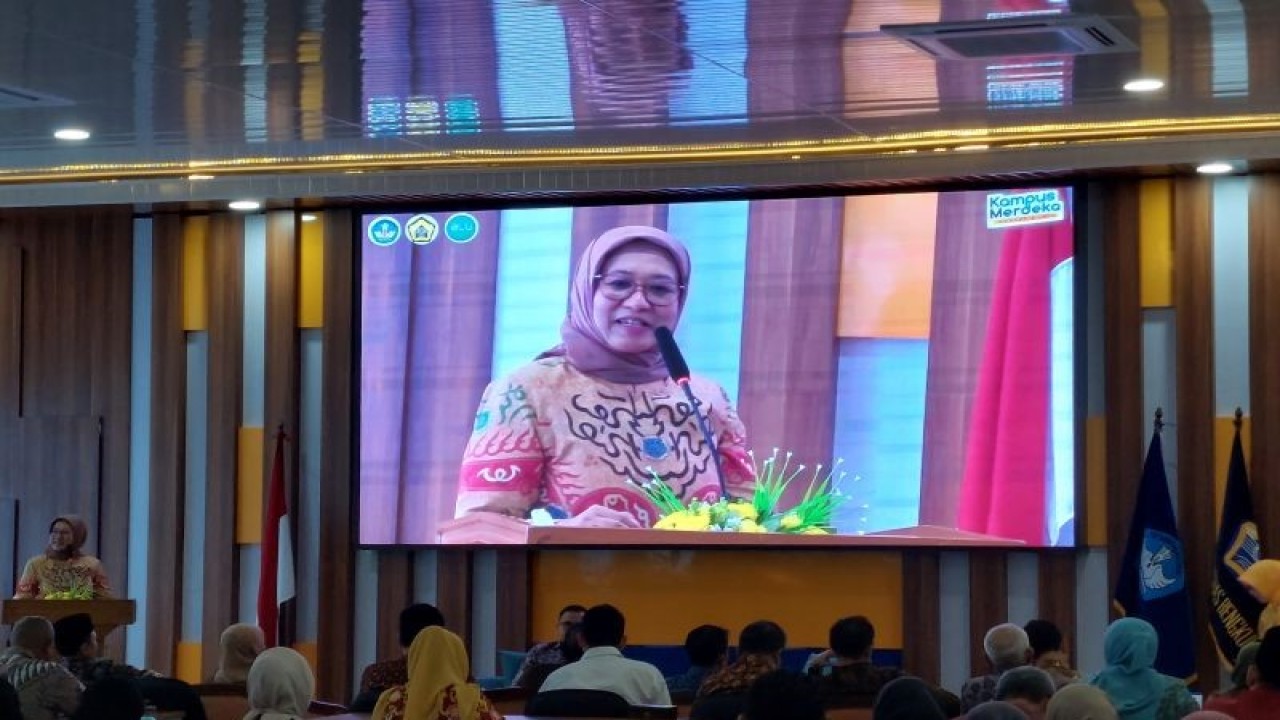 Rektor Universitas Bengkulu Retno Agustina Ekaputri. (ANTARA/Boyke Ledy Watra)