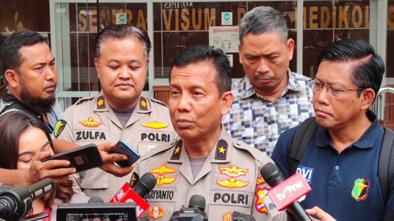Kepala Rumah Sakit Polri Brigjen Pol Hariyanto saat memberikan keterangan pers di RS Polri, Kramat Jati, Jakarta Timur, Senin (6/3/2023). ANTARA/Syaiful Hakim