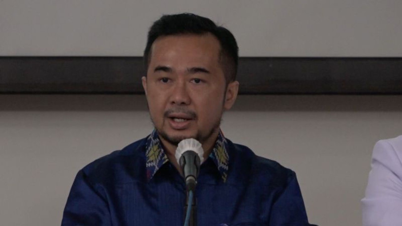 Direktur Utama RSUP Fatmawati Andi Saguni dalam konferensi pers Pelayanan Unggulan Orthopedic Center RSUP Fatmawati di Jakarta, Jumat (10/3/2023). (ANTARA/Andi Firdaus).