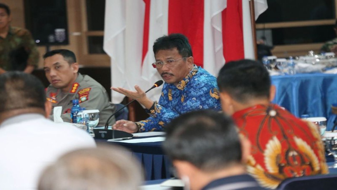 Wali Kota Batam Muhammad Rudi memimpin rapat bersama Forum Komunikasi Pimpinan Daerah (Forkopimda) Kota Batam terkait persiapan Ramadhan, Jumat (17/3/2023). (ANTARA/HO-Pemkot Batam)