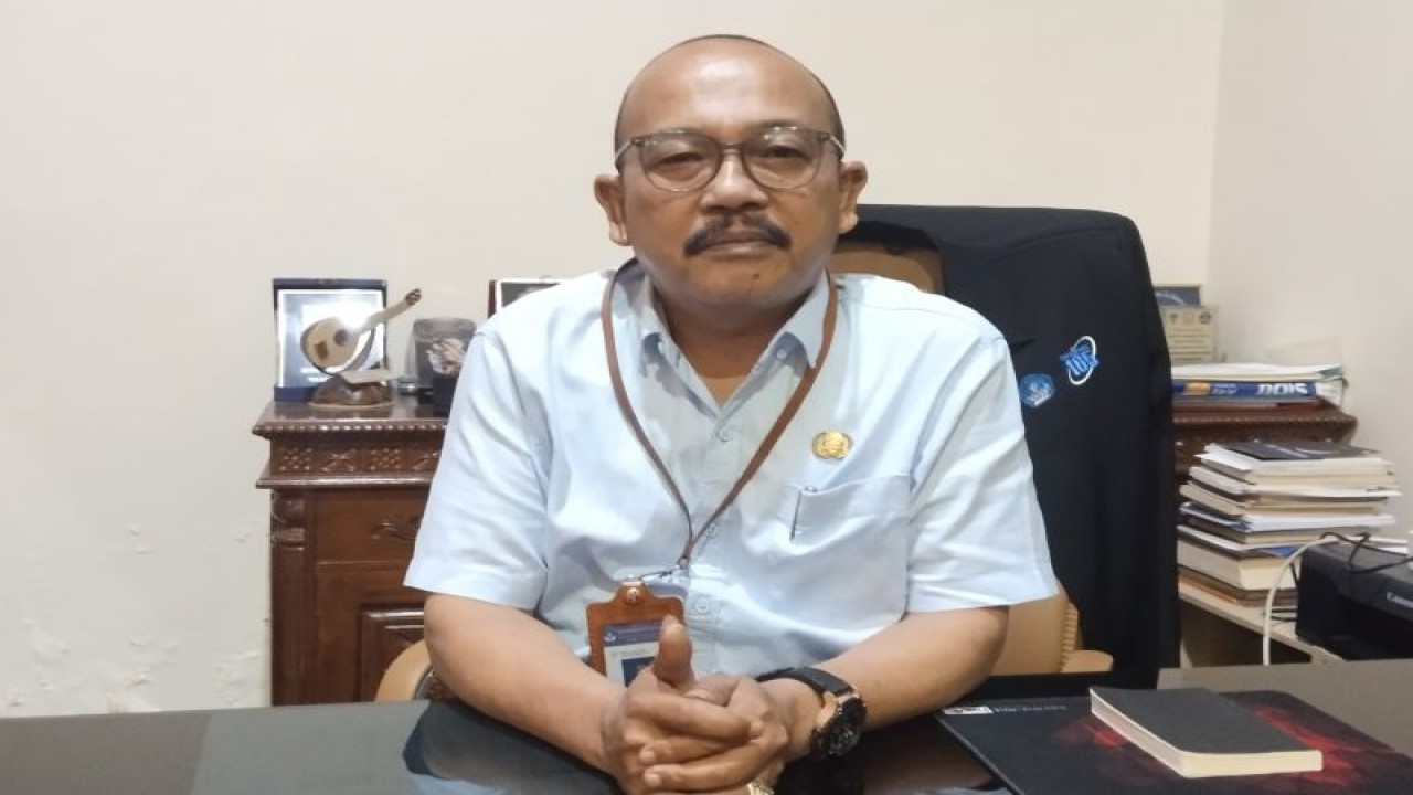 Kepala Kantor Bahasa Provinsi Maluku, Sahril. ANTARA/Penina F Mayaut.