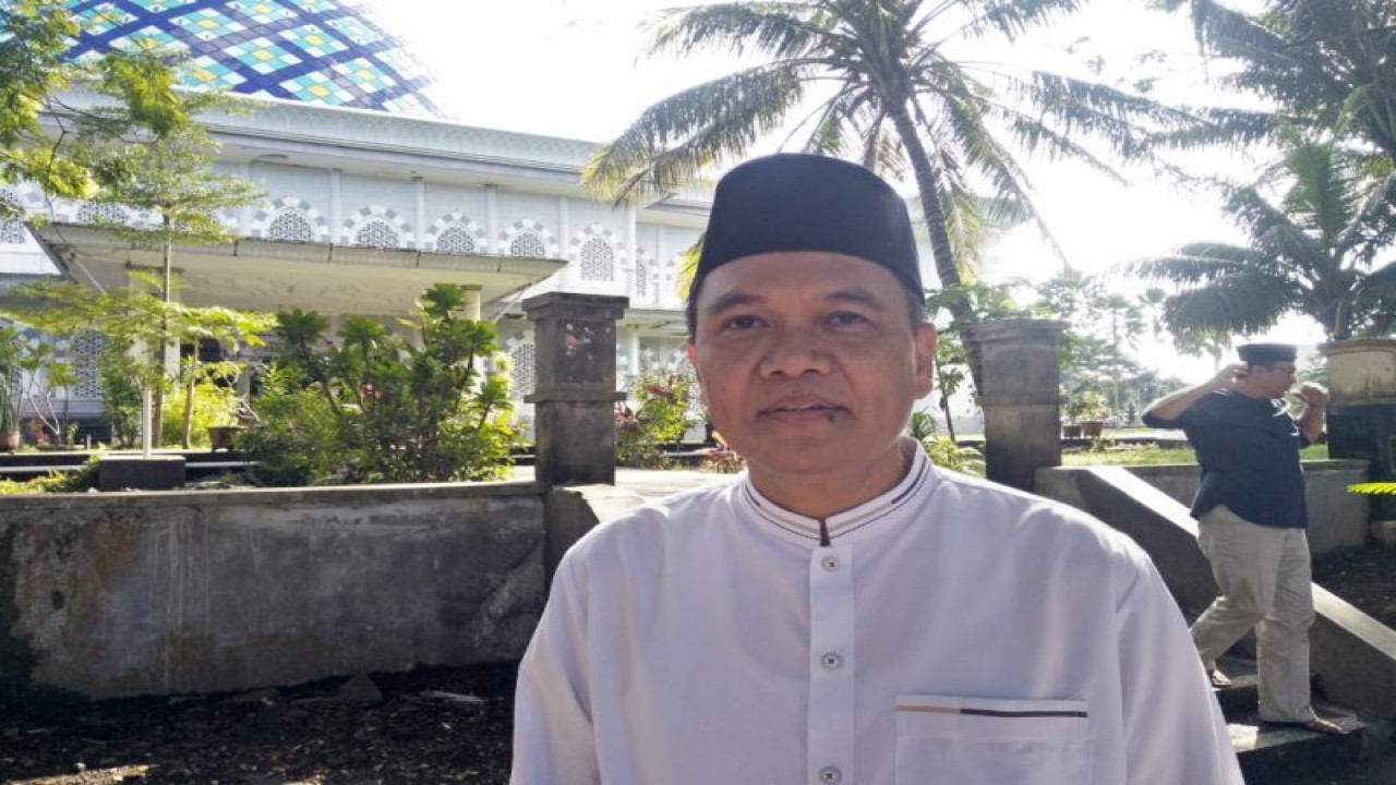 Kepala Satpol PP Kabupaten Lombok Tengah, Lalu Rinjani (ANTARA/Akhyar)