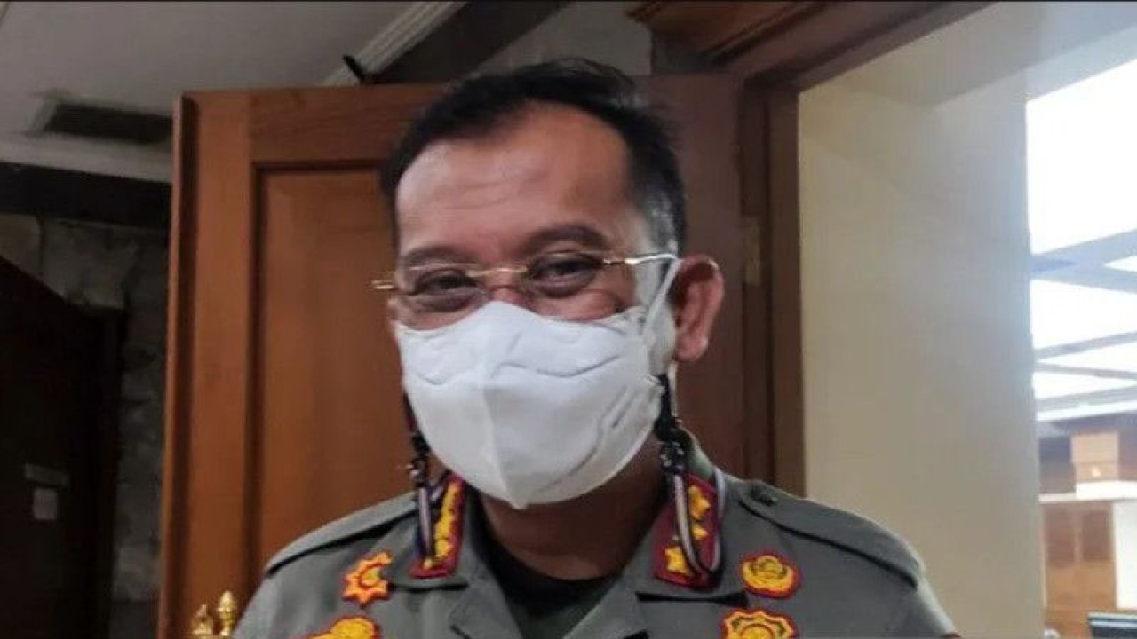 Kepala Satuan Polisi Pamong Praja (Satpol PP) Jakarta Barat, Agus Irwanto, saat ditemui di kantor Wali Kota Jakarta Barat, Kamis (28/7/2022) ANTARA/Walda