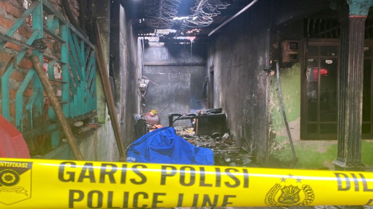 Lokasi kebakaran di Kelurahan Rejosari, Semarang Timur, Kota Semarang, Jawa Tengah, Rabu (1/3/2023), yang menewaskan satu orang. ANTARA/I.C. Senjaya