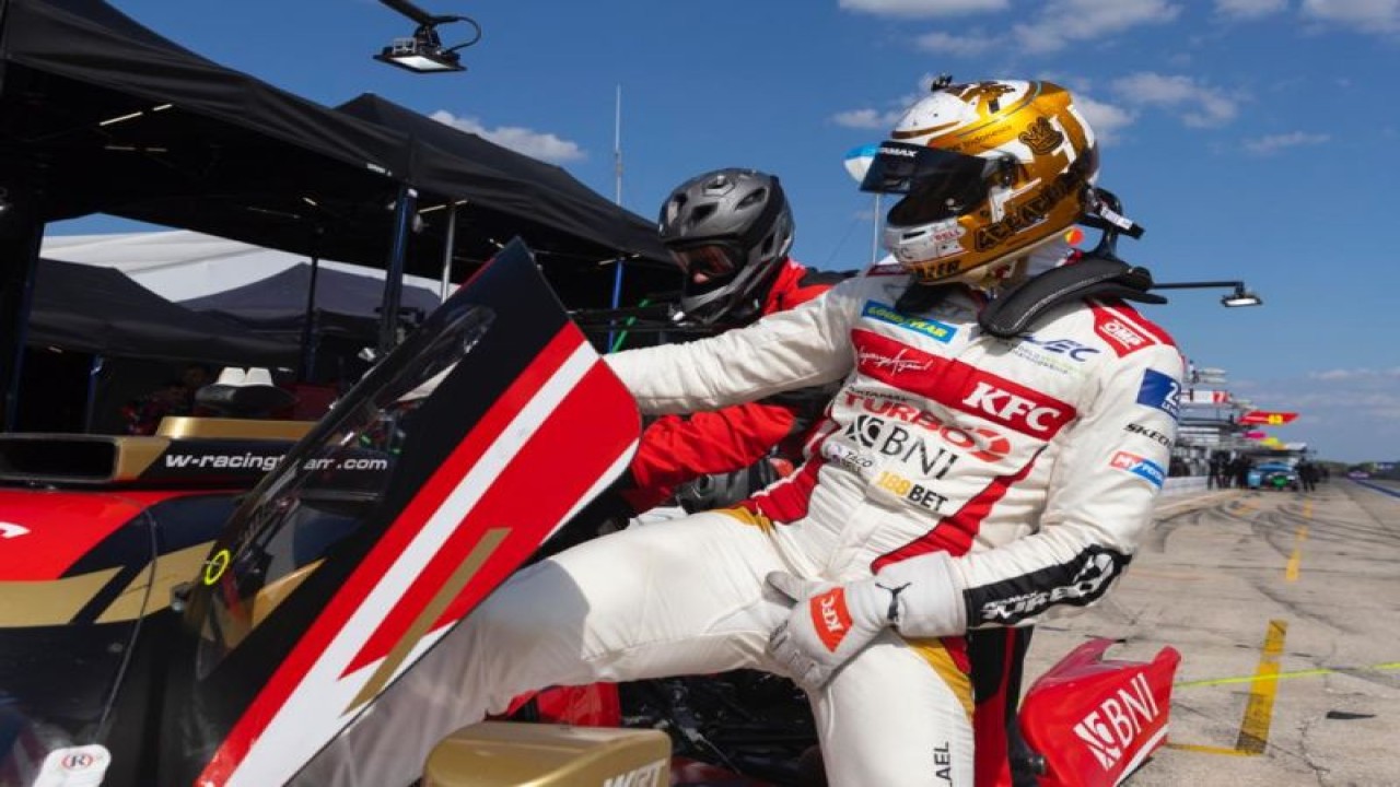 Pebalap Indonesia Sean Gelael melakukan tes pramusim di Sebring, Amerika Serikat. (ANTARA/HO)