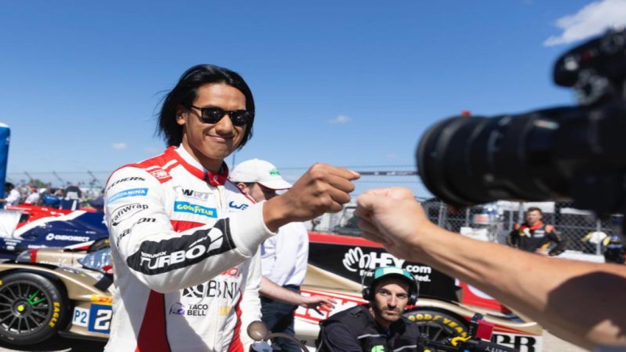 Pebalap Indonesia bagian dari Tim WRT 31 Sean Gelael di 1000 Miles of Sebring, Amerika Serikat, Jumat (17/3/2023). (ANTARA/HO-Tim WRT 31)