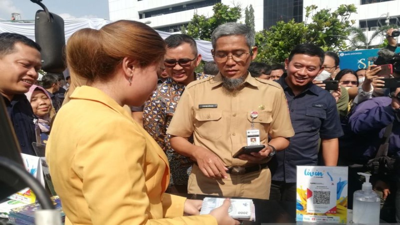 Sekretaris Daerah Provinsi Jateng Sumarno di sela peluncuran Serambi (Semarak Rupiah Ramadhan dan Berkah Idul Fitri) Bank Indonesia di Semarang, Senin (27/3/2023). (ANTARA/Zuhdiar Laeis)
