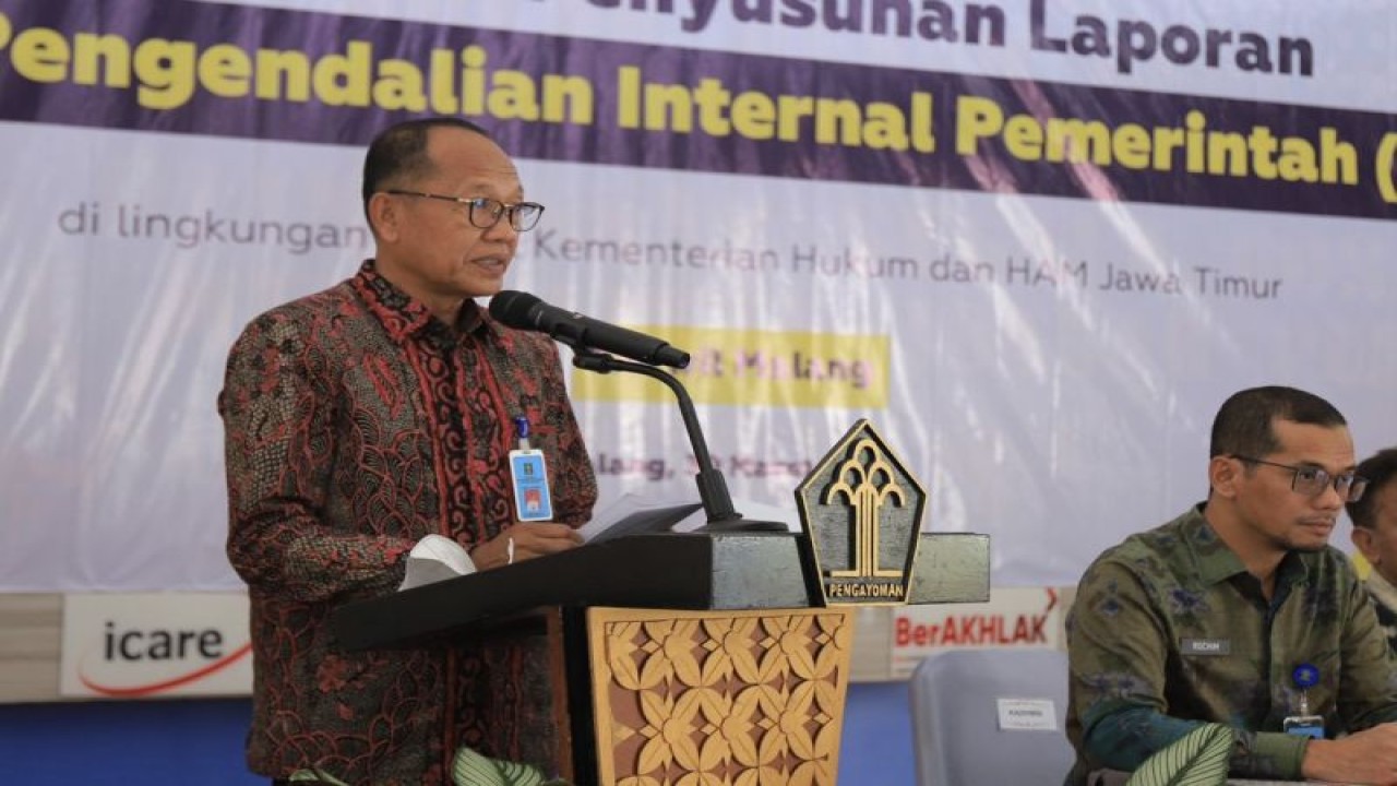 Kepala Kantor Wilayah Kemenkumham Jawa Timur Imam Jauhari, saat memberikan pengarahan dalam Sosialisasi Penyusunan Laporan Sistem Pengendalian Internal Pemerintah (SPIP), di Kota Malang, Jawa Timur, Kamis (30/3/2023). ANTARA/HO-Kemenkumham Jatim