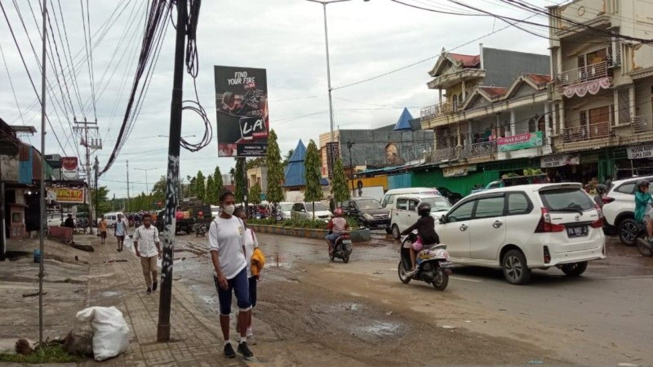 Suasana Kota Sentani pasca diguyur hujan (ANTARA/Agustina Estevani Janggo)