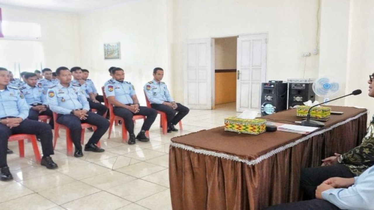 Kementrian Hukum dan Ham (Kemenkumham) Provinsi Sulawesi Barat (Sulbar) melakukan evaluasi pelaksanaan program asimilasi rumah nara pidana (napi) di sejumlah rutan dan lapas, Kamis (30/3/2023). ANTARA Foto/ M Faisal Hanapi