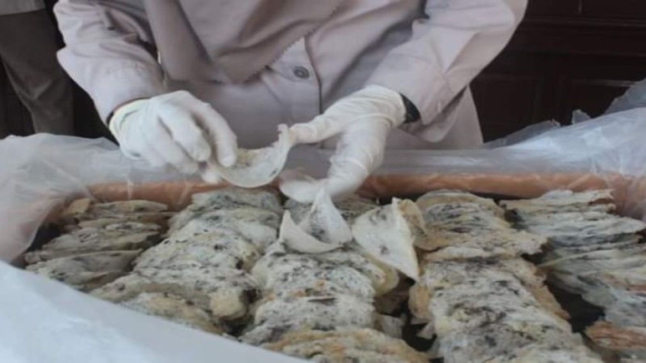 Sarang burung walet senilai Rp610 miliar dari Provinsi Sulawesi Barat (Sulbar) dipasarkan ke Kota Salatiga, Provinsi Jawa Tengah, setelah dilakukan sertifikasi di Mamuju, Selasa (28/2/2023) ANTARA Foto/ M Faisal Hanapi