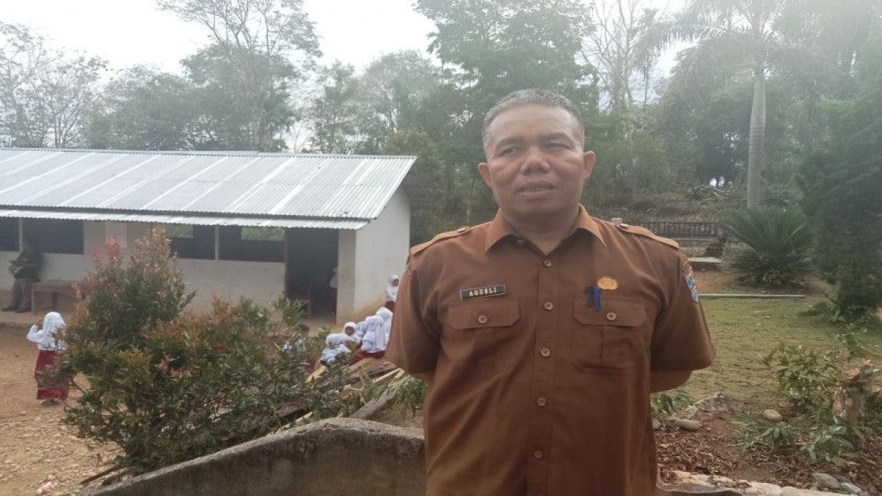 Kepala Dinas Pendidikan Kabupaten Pasaman Barat, Sumbar, Agusli. FOTO ANTARA/dok.
