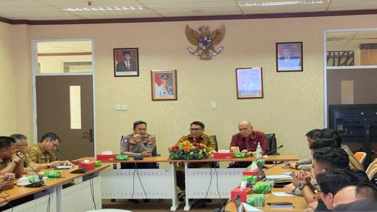 Tim Pembina Samsat Sumbar membentuk Pokja Sadar Mati Pjak tangani 1,16 juta kendaraan bermotor mati pajak di Sumbar (ANTARA/ HO Ditlantas Polda Sumbar)