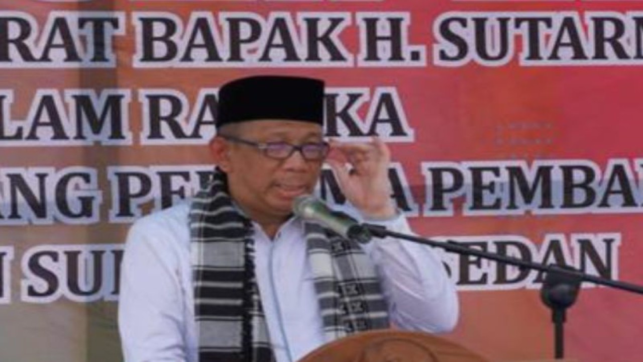 Gubernur Kalimantan Barat Sutarmidji saat kunjungan kerja di Kecamatan Semitau Kabupaten Kapuas Hulu, Provinsi Kalimantan Barat, Minggu (12/3/2023). ANTARA/Teofilisianto Timotius