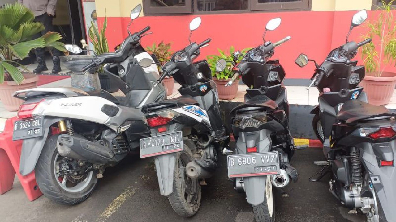 Sepeda motor yang disita kepolisian dari aksi balap liar di wilayah Larangan, Kota Tangerang
