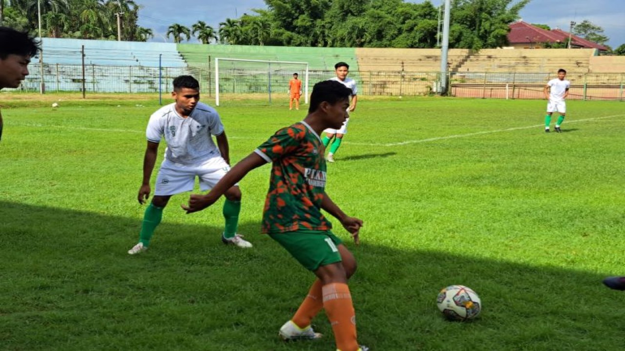 Laga Media ujicoba tim Pra PON Jambi melawan Persikabo, Bogor yang bermain imbuing, Minggu (5/3/23).(ANTARA/HO/Sen)