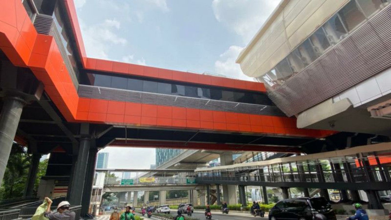 PT Transportasi Jakarta mulai uji coba operasional Halte Transjakarta GOR Sumantri, Jakarta Selatan, Jumat (24/3). ANTARA/Luthfia Miranda Putri