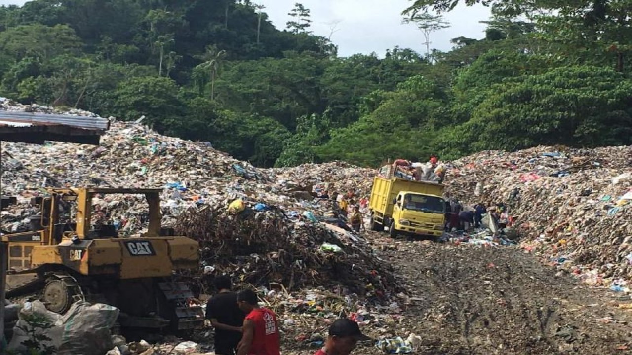 Tumpukan sampah di Tempat Pembuangan Akhir Sampah (TPA) Toisapu Kecamatan Leirimur Selatan Kota Ambon. ANTARA/Penina F Mayaut.