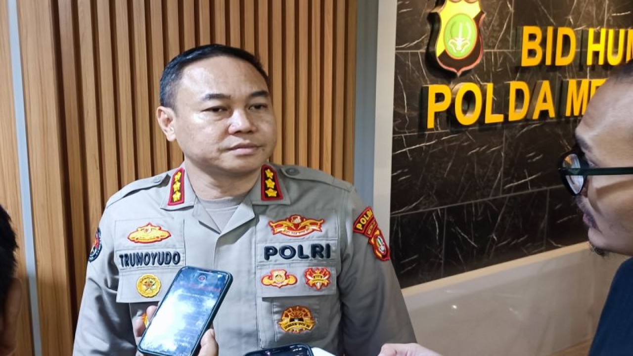 Kabid Humas Polda Metro Jaya Kombes Pol Trunoyudo Wisnu Andiko saat menjawab pers di Jakarta, Rabu (1/3/2023) ANTARA/Ilham Kausar