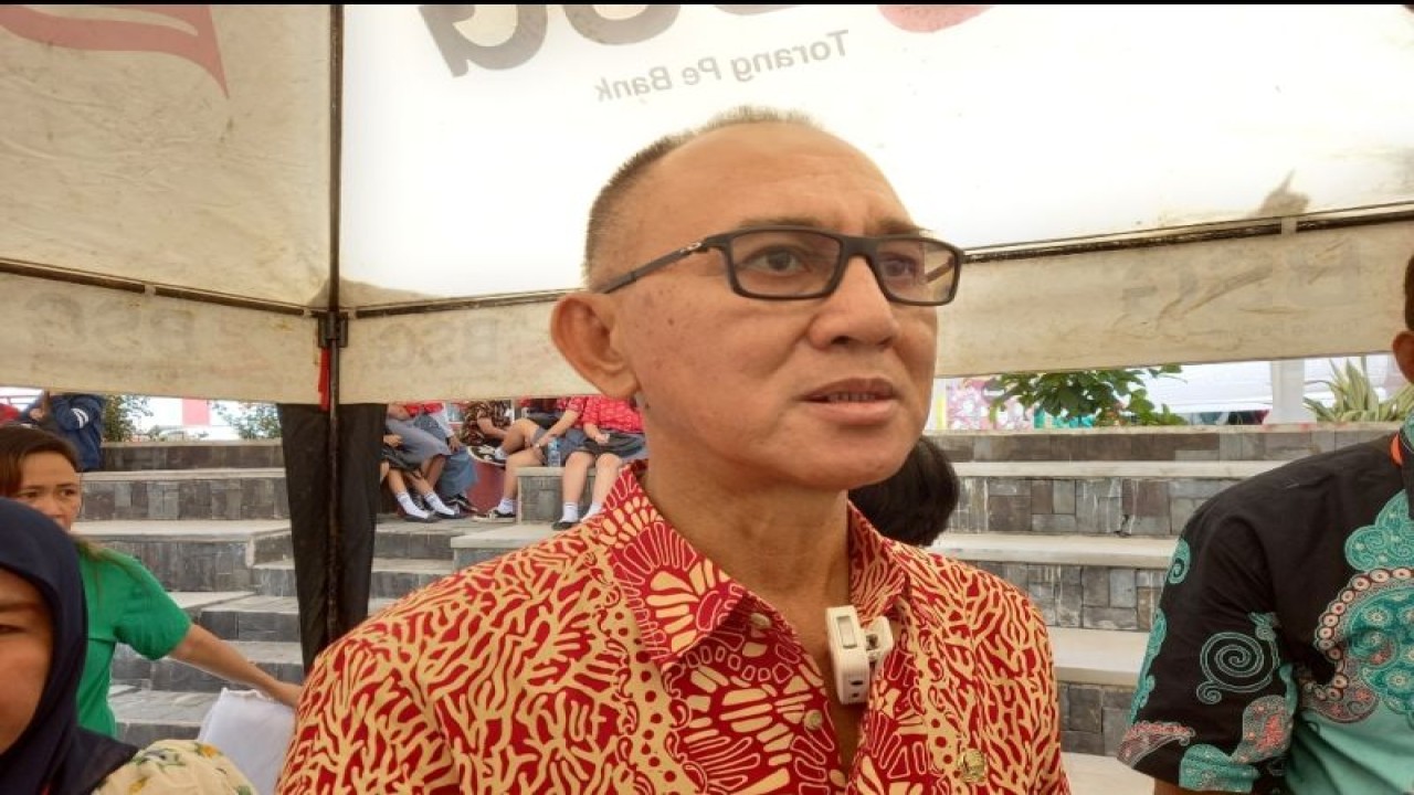 Kadis Koperasi dan UMKM Provinsi Sulut Ronald Sorongan, di Manado, Rabu (29/3/2023). ANTARA/Nancy L Tigauw.