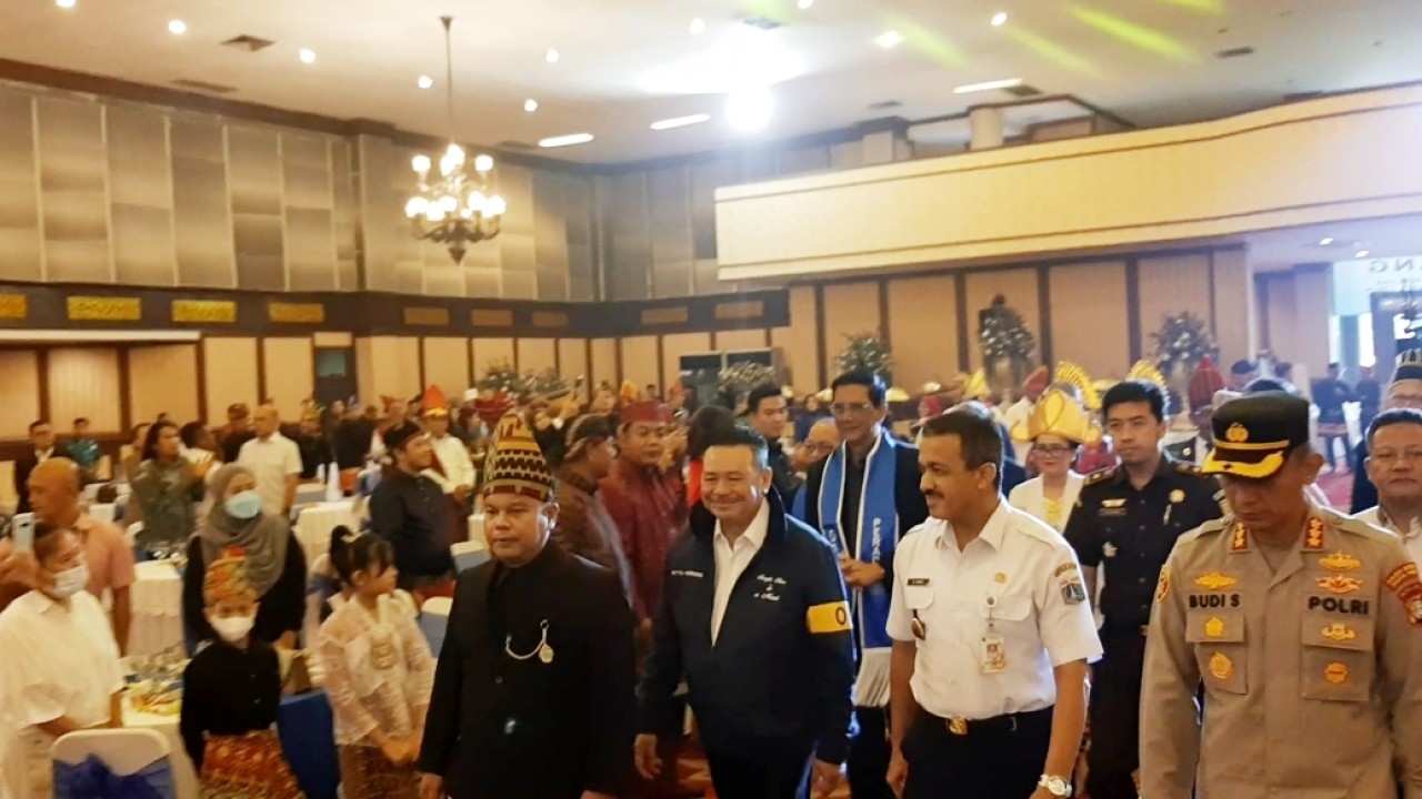 Ketum DPN Peradi Otto Hasibuan, Wali Kota Jakarta Timur Muhammad Anwar dan  Kapolres Jakarta Timur  Kombes Budi Sartono menghadiri pelantikan dan pengambilan sumpah pengurus DPC PERADI Jakarta Timur 2022-2027./Nusantaratv.com