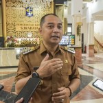 Wali Kota Surabaya Eri Cahaydi (ANTARA/HO-Diskominfo Surabaya)-1678076191