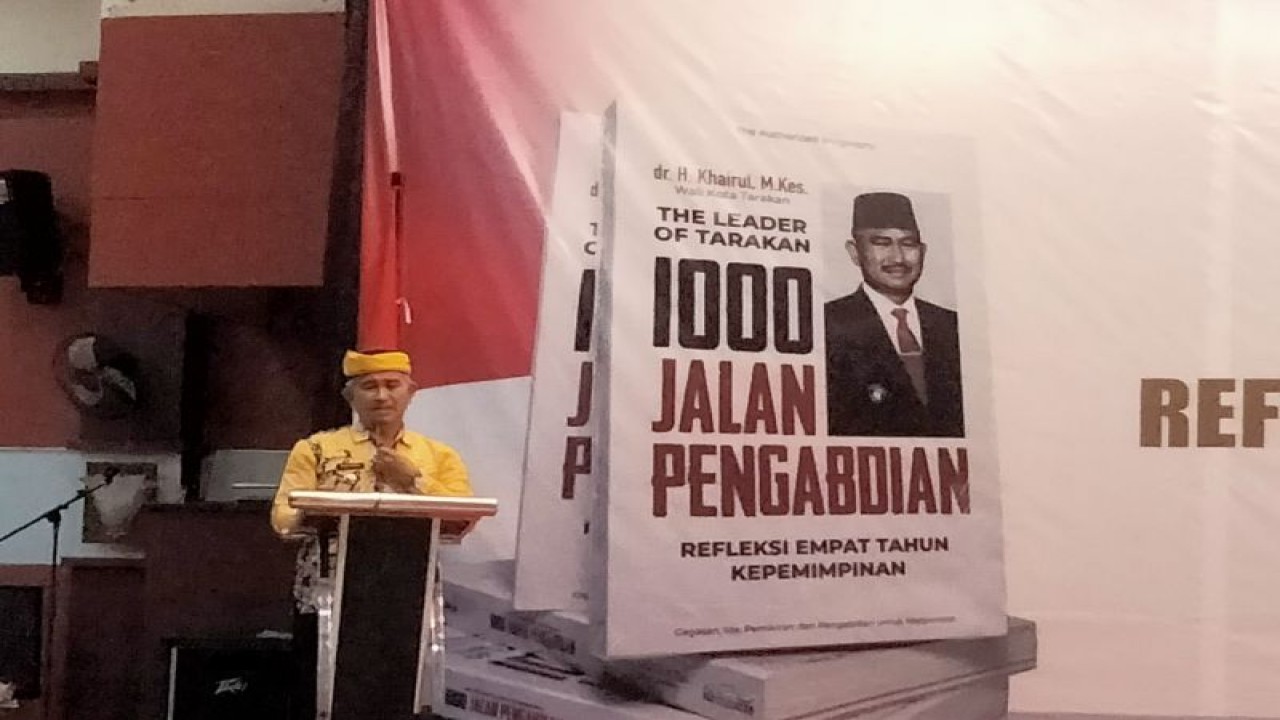 Wali Kota Tarakan, Kalimantan Utara Khairul menggelar kegiatan bedah buku biografinya berjudul " 1000 Jalan Pengabdian : Refleksi Empat Tahun Kepemimpinan" di Tarakan, Kamis (2/3). ANTARA/Susylo Asmalyah.