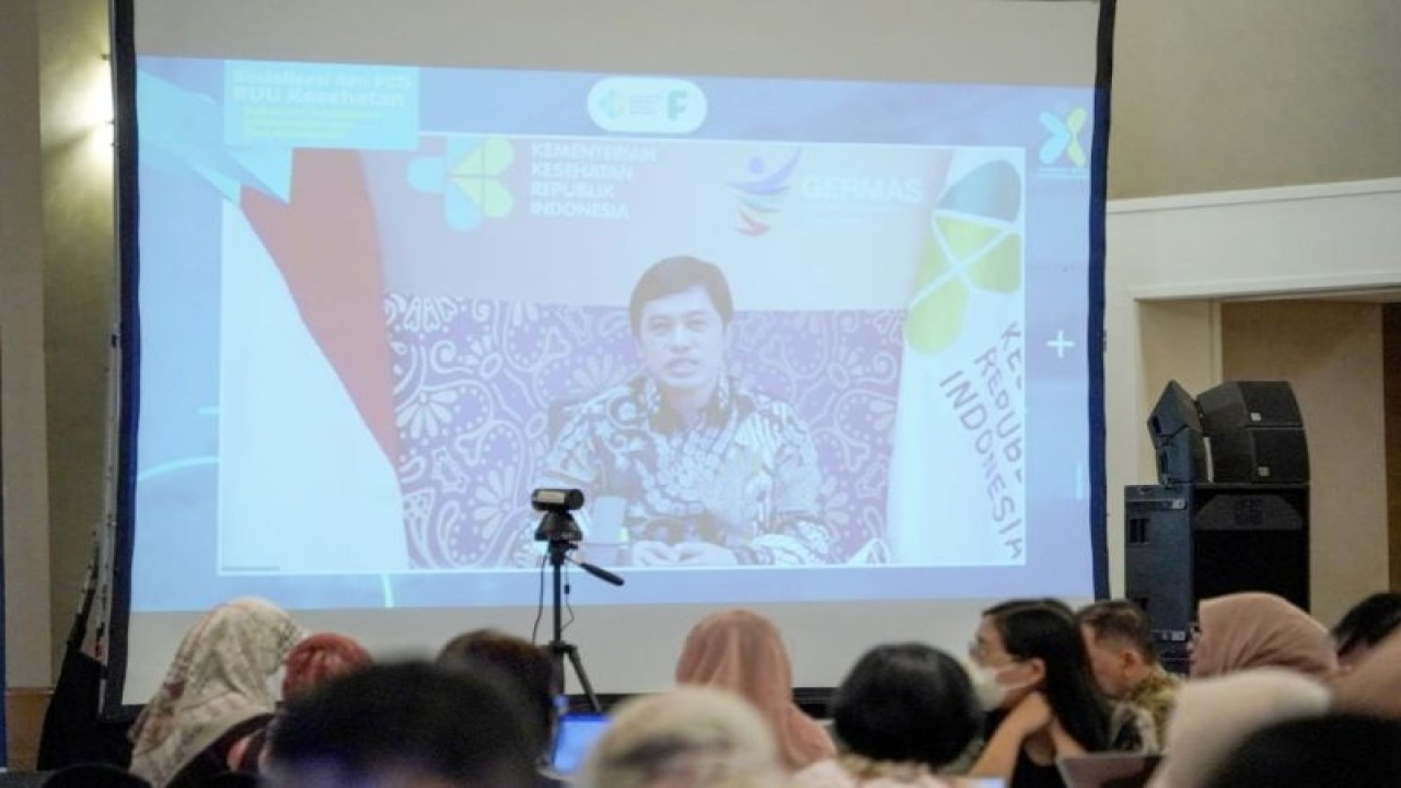 Wakil Menteri Kesehatan RI Prof Dante Saksono Harbuwono saat menyampaikan keterangan dalam agenda Public Hearing RUU Kesehatan terkait Ketahanan Kefarmasian dan Alat Kesehatan di Jakarta, Senin (27/3/2023). (ANTARA/HO-Kemenkes).