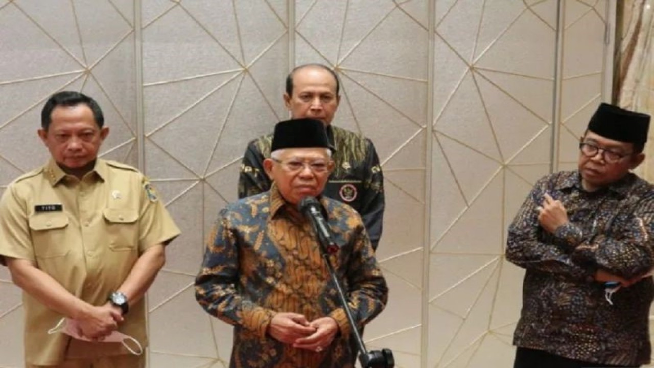 Wakil Presiden Ma'ruf Amin didampingi Menteri Dalam Negeri Tito Karnavian, Kepala Badan Nasional Penanggulangan Terorisme (BNPT) Boy Rafli Amar dan Juru Bicara Wakil Presiden Masduki Baidlowi menyampaikan pernyataan kepada wartawan dalam seusai membuka acara "Dialog Kebangsaan Bersama Partai Politik Dalam Rangka Persiapan Pemilu Tahun 2024" di Jakarta pada Senin (13/03/2023). (ANTARA/Desca Lidya Natalia)