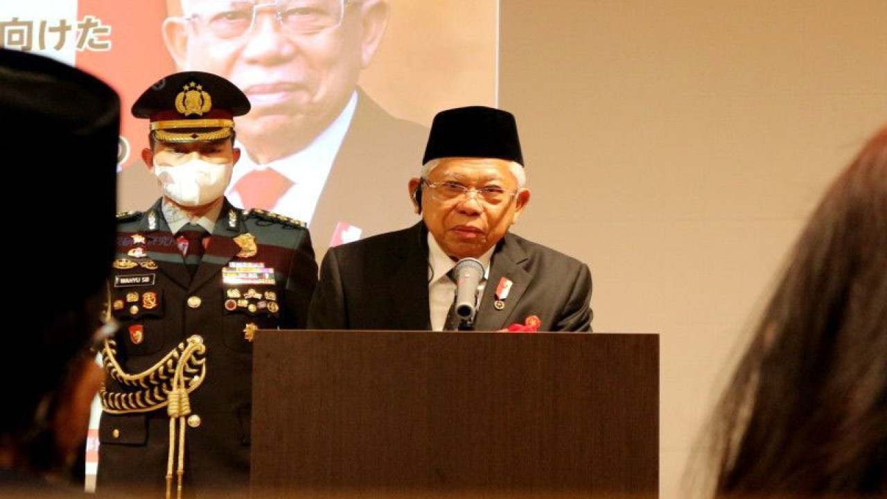 Wapres Ma'ruf Amin saat memberikan kuliah umum di Universitas Kyoto, Jepang, Rabu (8/3/2023). ANTARA/Rangga Pandu Asmara Jingga