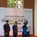 Wapres serahkan beasiswa SKSS dan untuk mualaf dari Baitul Mal Aceh-1680171625