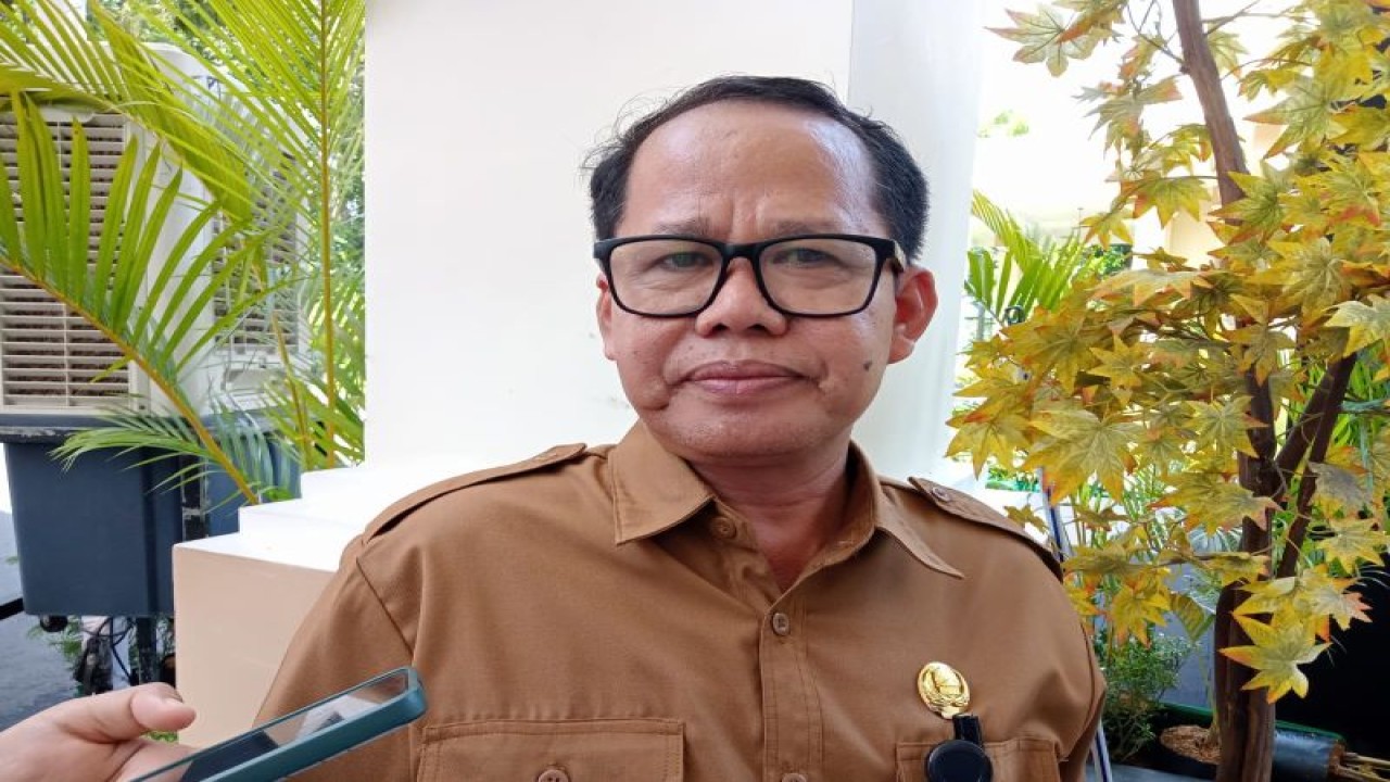 Kepala Dinas Pendidikan Kota Mataram Yusuf Zain. (ANTARA/Nirkomala)