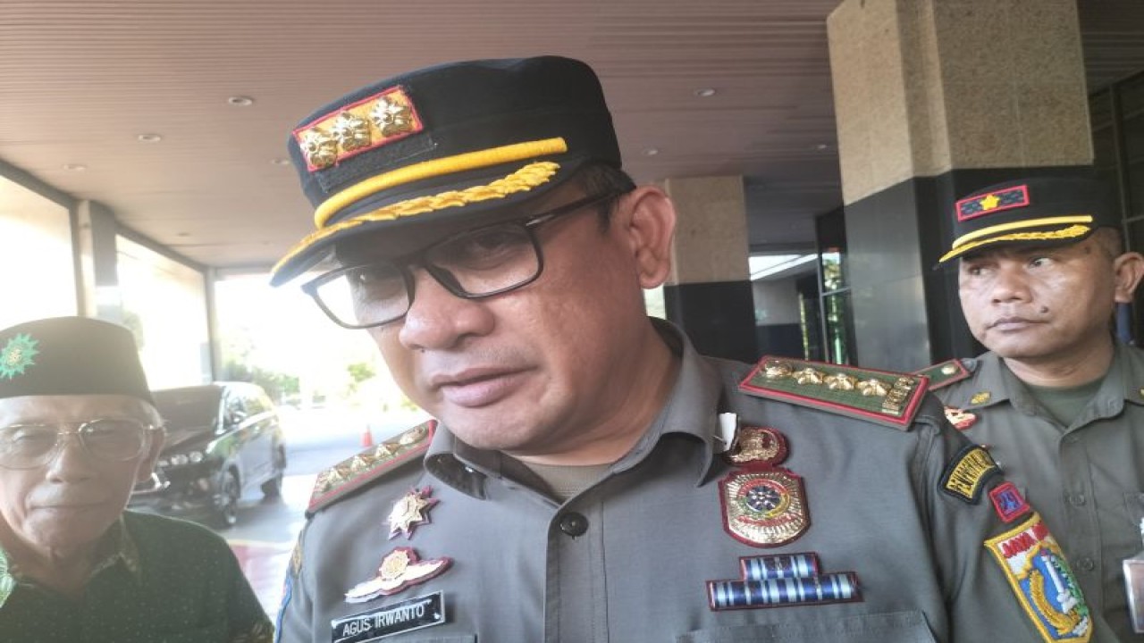 Kasatpol PP Jakarta Barat, Agus Irwanto, saat dihubungi di Jakarta, Selasa (18/4/2023). ANTARA/Walda