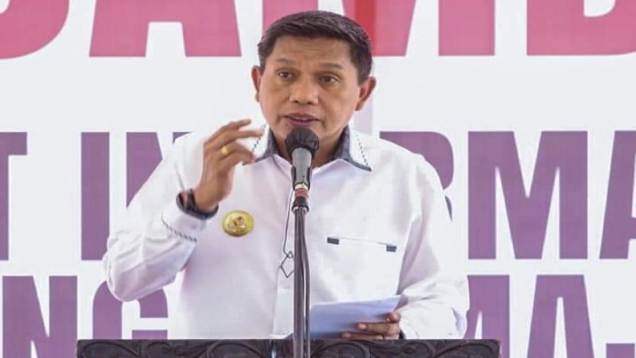 Penjabat Wali Kota Ambon Bodewin Wattimena. ANTARA/Penina F Mayaut.