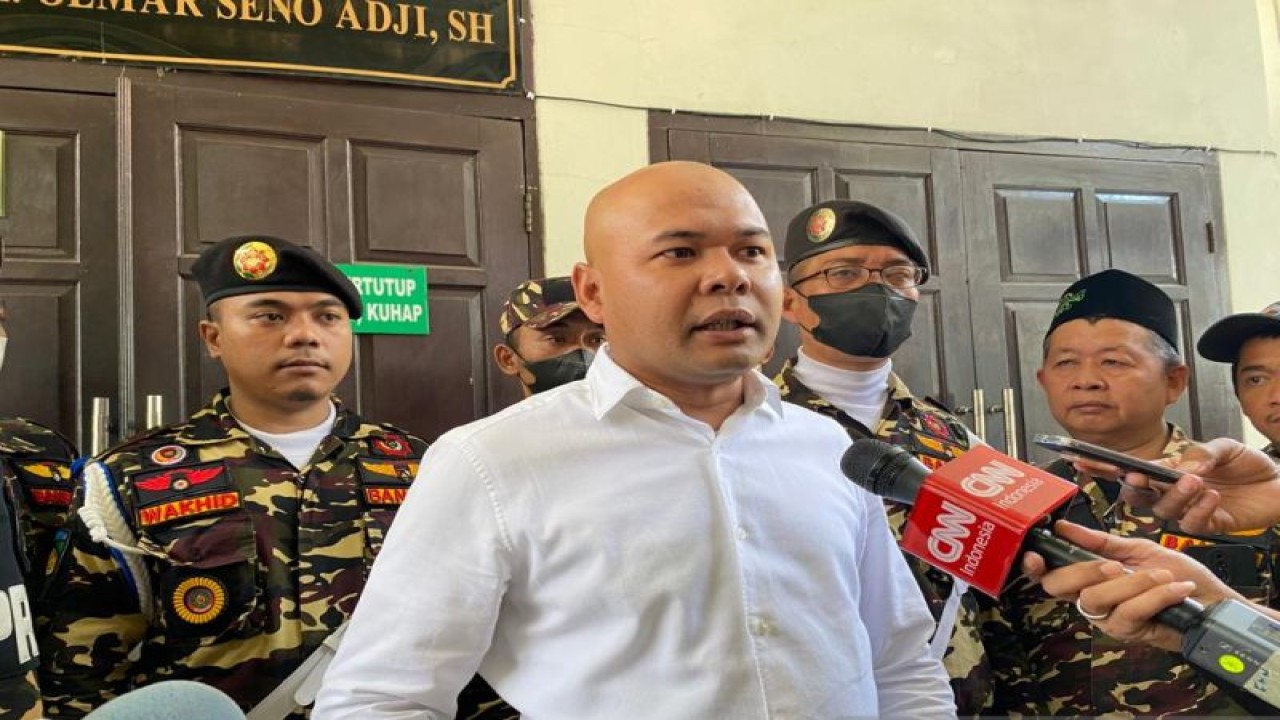 Ketua Pimpinan Wilayah Gerakan Pemuda Ansor DKI Jakarta Muhammad Ainul Yakin memberikan keterangan kepada wartawan, Jakarta, Rabu (5/4/2023). ANTARA/Luthfia Miranda Putri